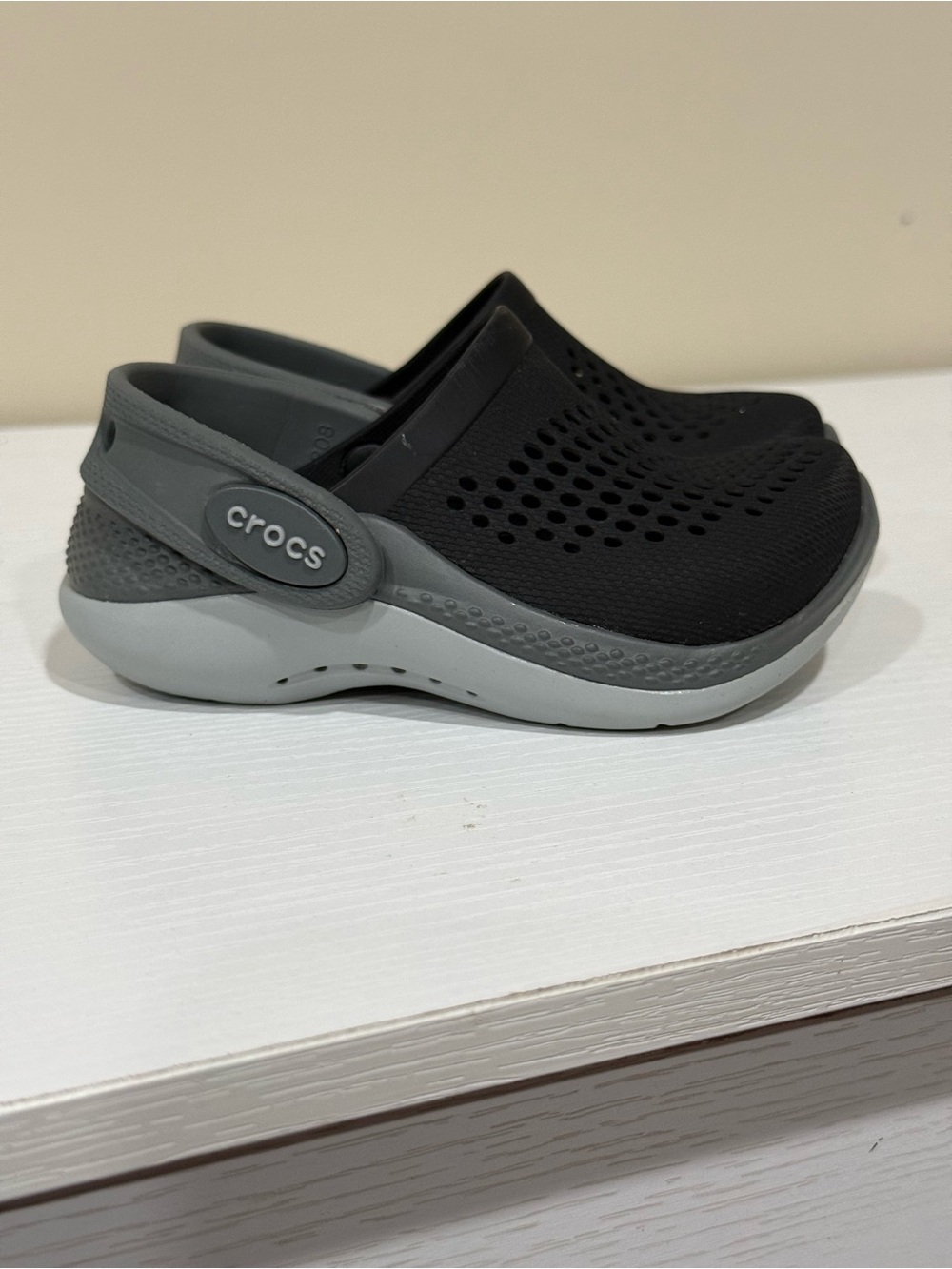 Crocs LiteRide Kids C6 Black Gray Clogs Slip On Shoes